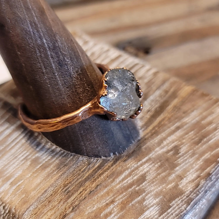 12 Quartz Ring - Wild Raven