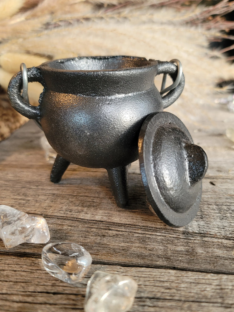 Mini Plain Cast Iron Cauldron w/ Lid (3.5 in.)