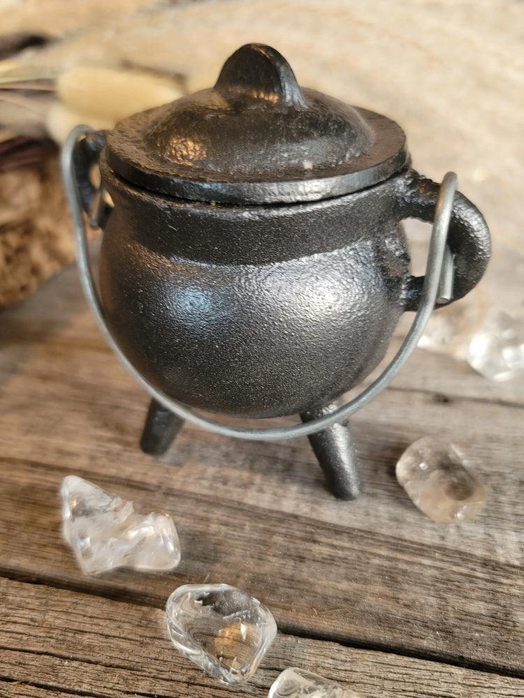 Mini Plain Cast Iron Cauldron w/ Lid (3.5 in.)