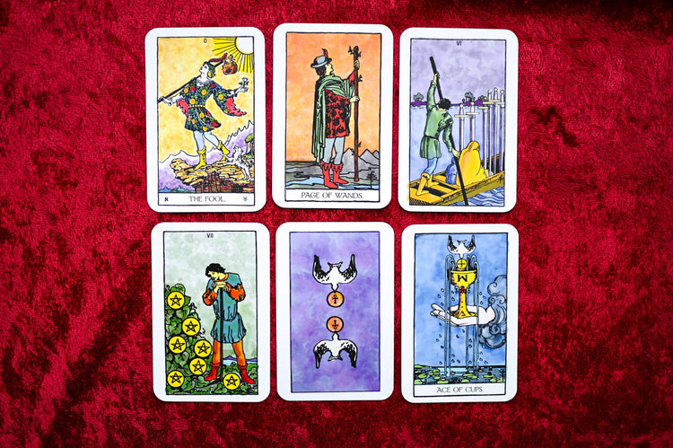 The Mini Weiser Tarot (78 Full-Color Cards, Mini RWS Deck)