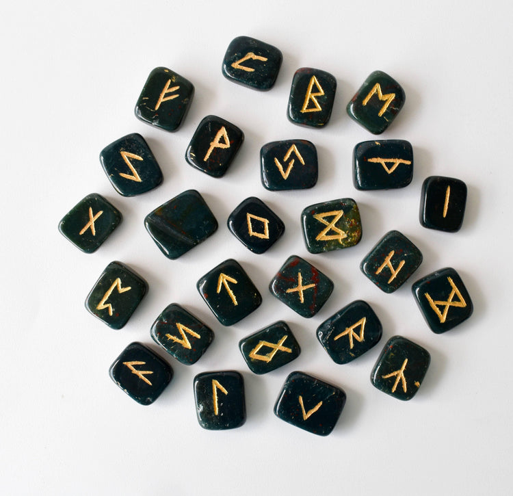Rune Set - Bloodstone