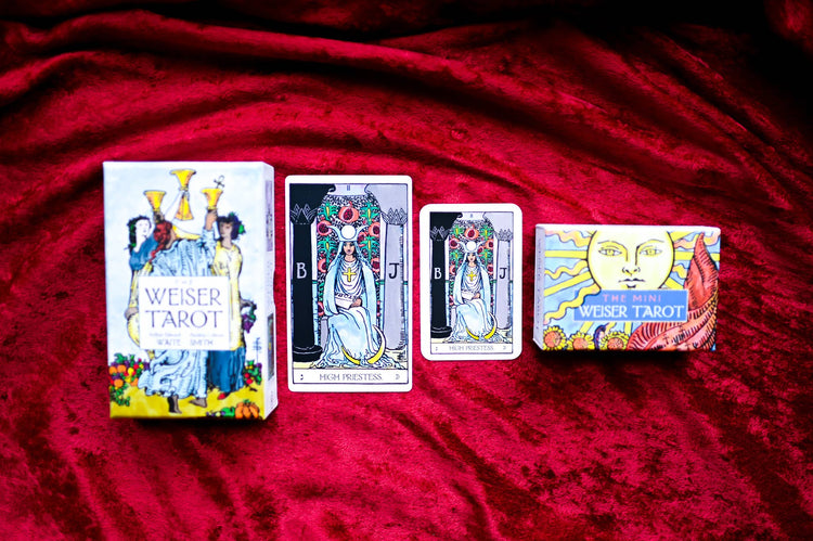 The Mini Weiser Tarot (78 Full-Color Cards, Mini RWS Deck)