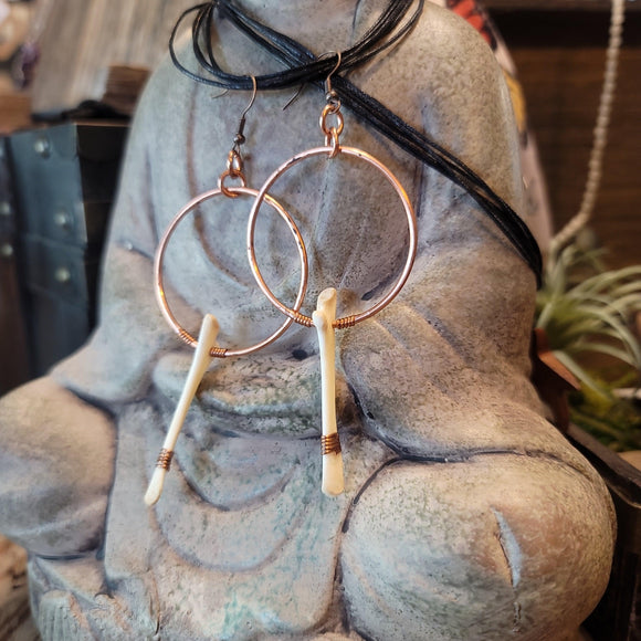 Opossum bone earrings - Wild Raven