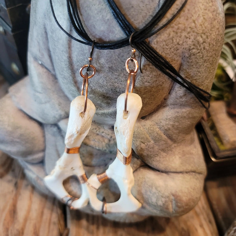 Opossum bone earrings - Wild Raven