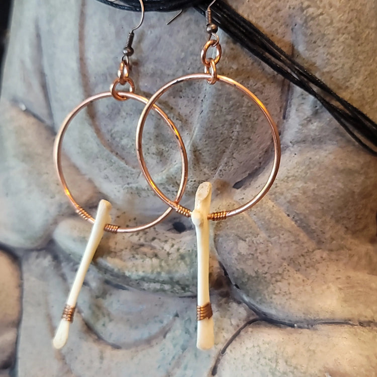Opossum bone earrings - Wild Raven