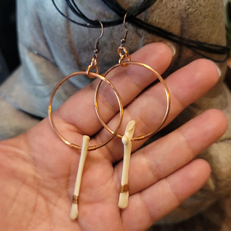 Opossum bone earrings - Wild Raven
