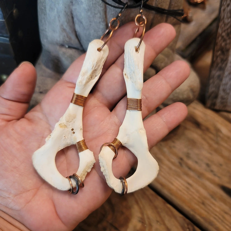 Opossum bone earrings - Wild Raven