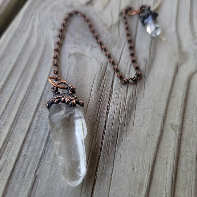 Raw clear Quartz Pendulum - Wild Raven