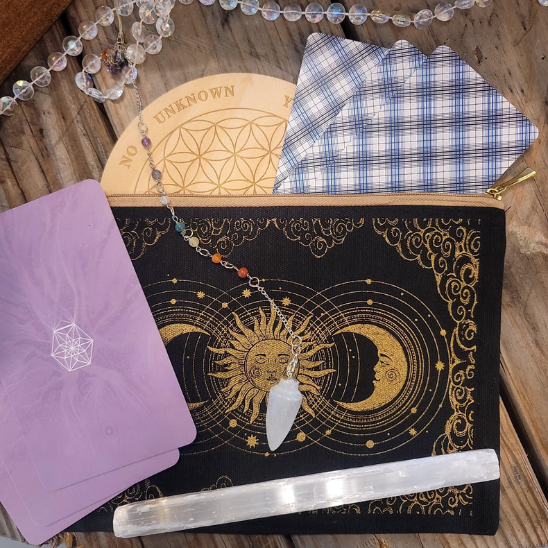 Zippered canvas bag - Wild Raven