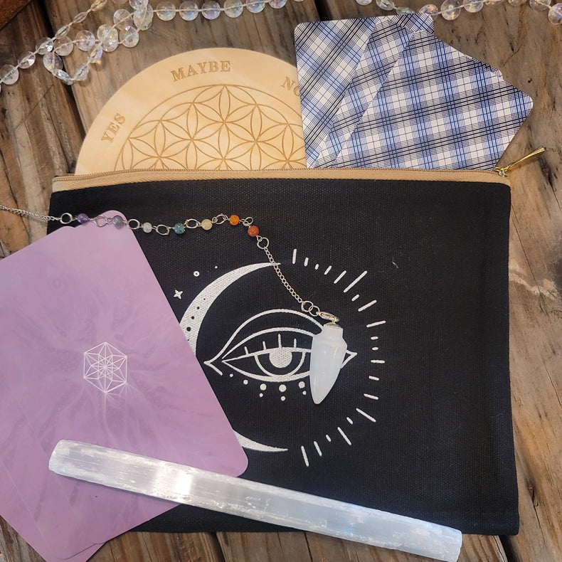 Zippered canvas bag - Wild Raven