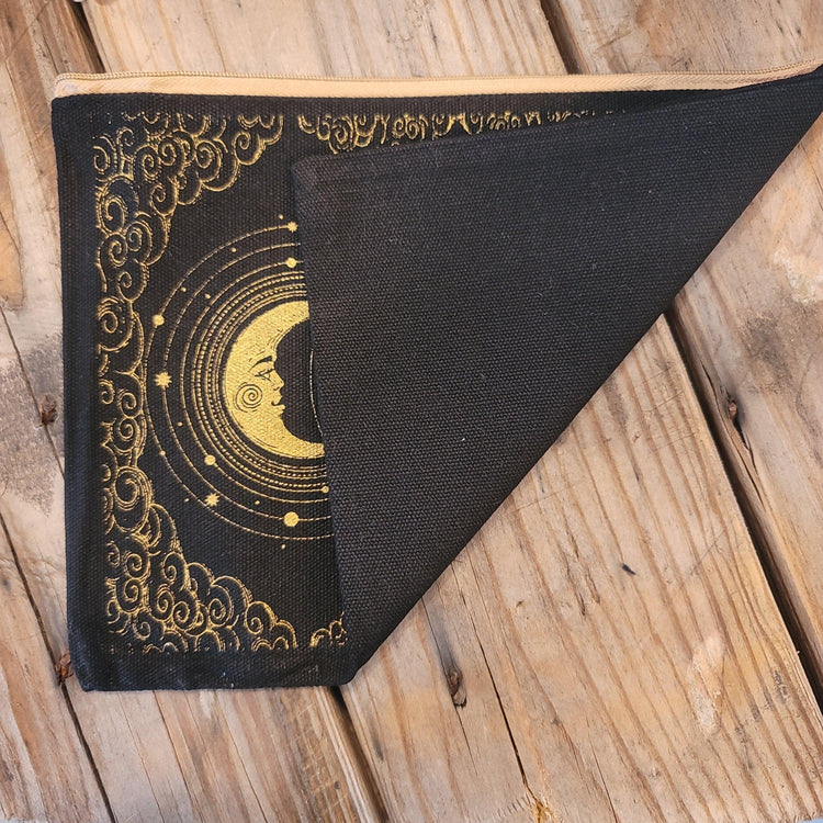 Zippered canvas bag - Wild Raven