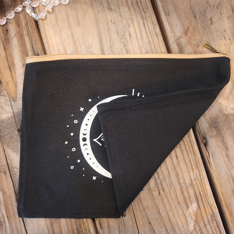 Zippered canvas bag - Wild Raven