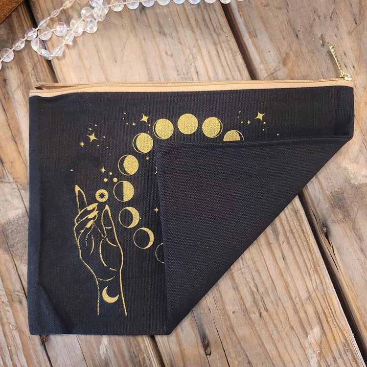 Zippered canvas bag - Wild Raven