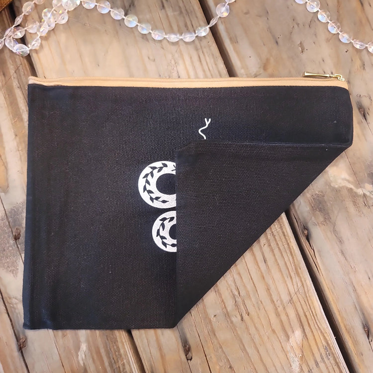 Zippered canvas bag - Wild Raven