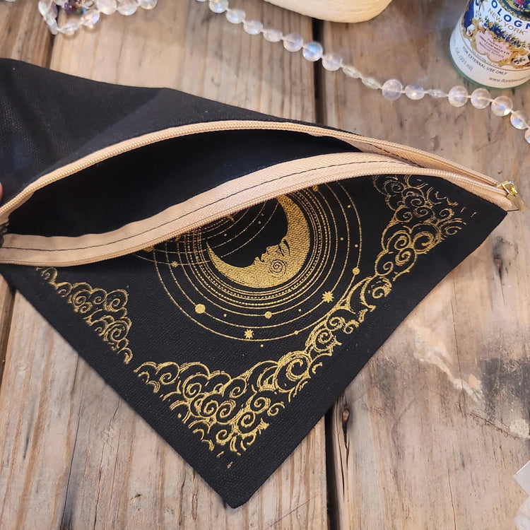 Zippered canvas bag - Wild Raven