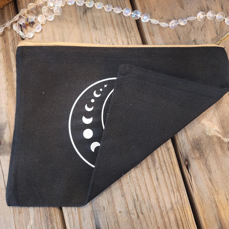 Zippered canvas bag - Wild Raven