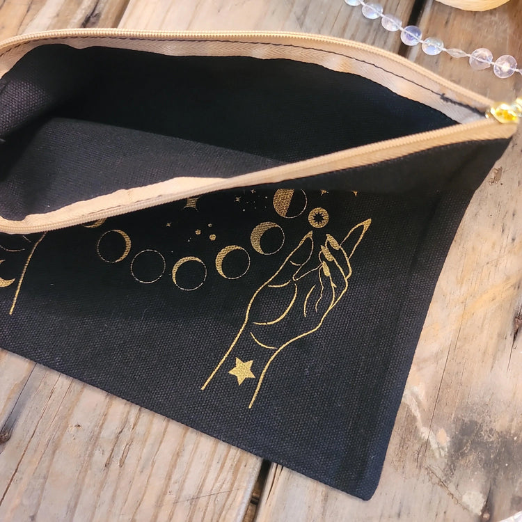 Zippered canvas bag - Wild Raven