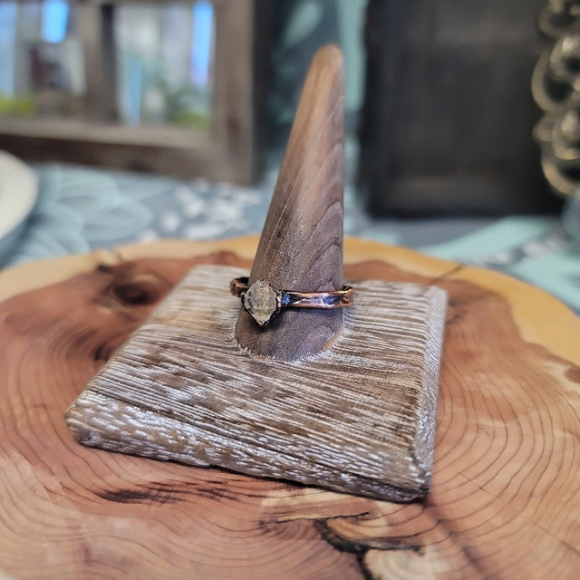 12.5 herkemer diamond UV Ring - Wild Raven