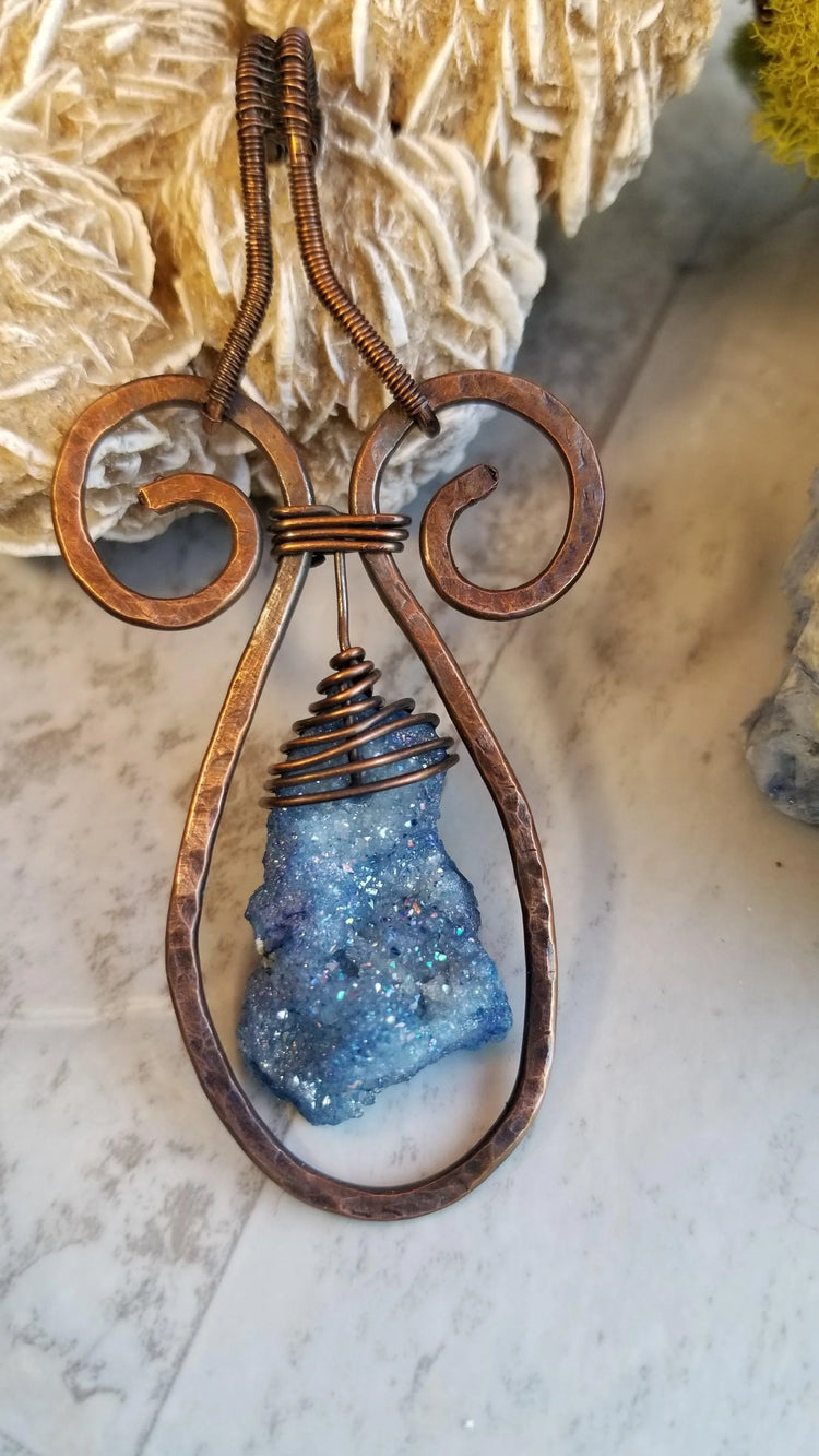 Geode Pendant - Wild Raven