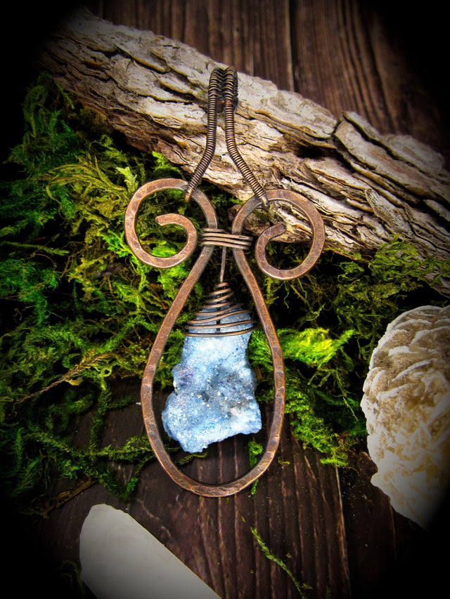 Geode Pendant - Wild Raven