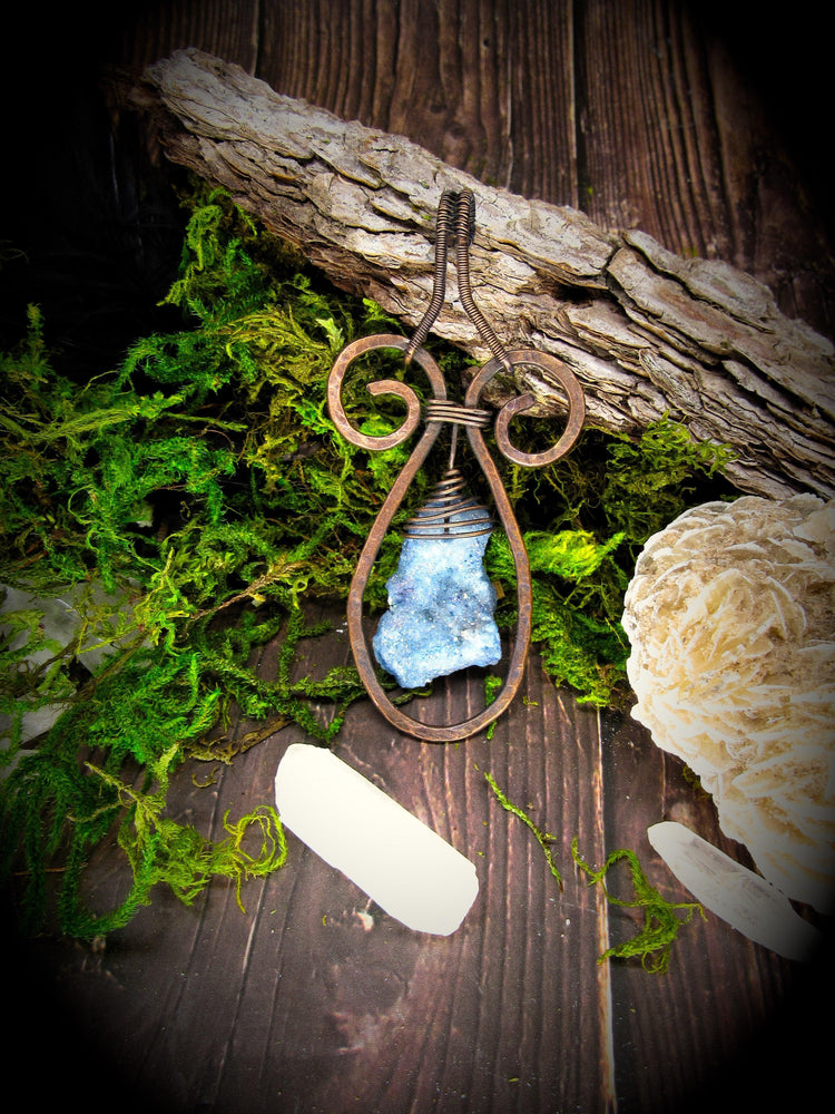 Geode Pendant - Wild Raven