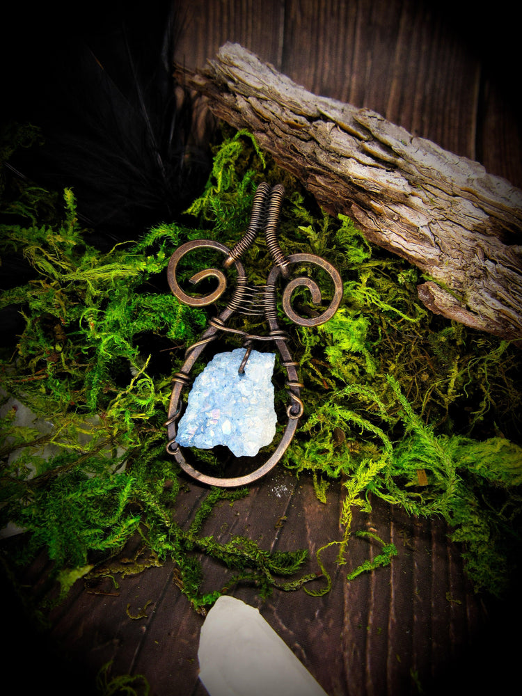 Mini Geode Pendant - Wild Raven