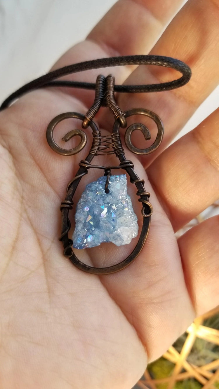 Mini Geode Pendant - Wild Raven