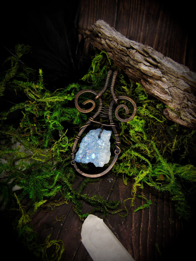 Mini Geode Pendant - Wild Raven