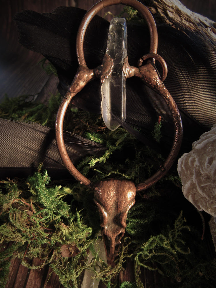 Quartz Crowned Raven Amulet - Wild Raven