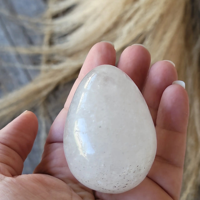 Quartz egg- gemstones