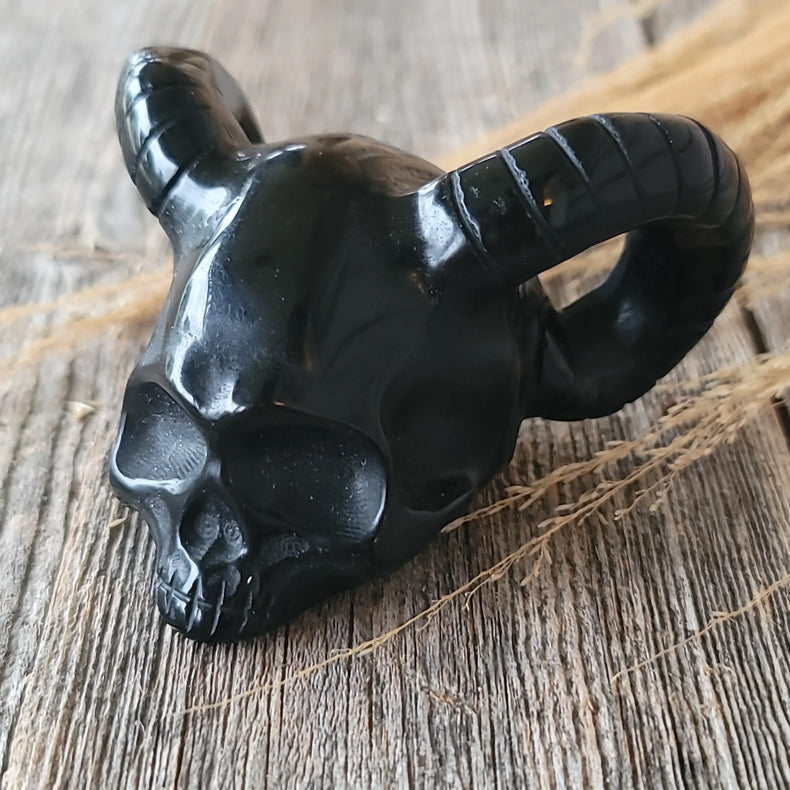 Obsidian Skull - horned