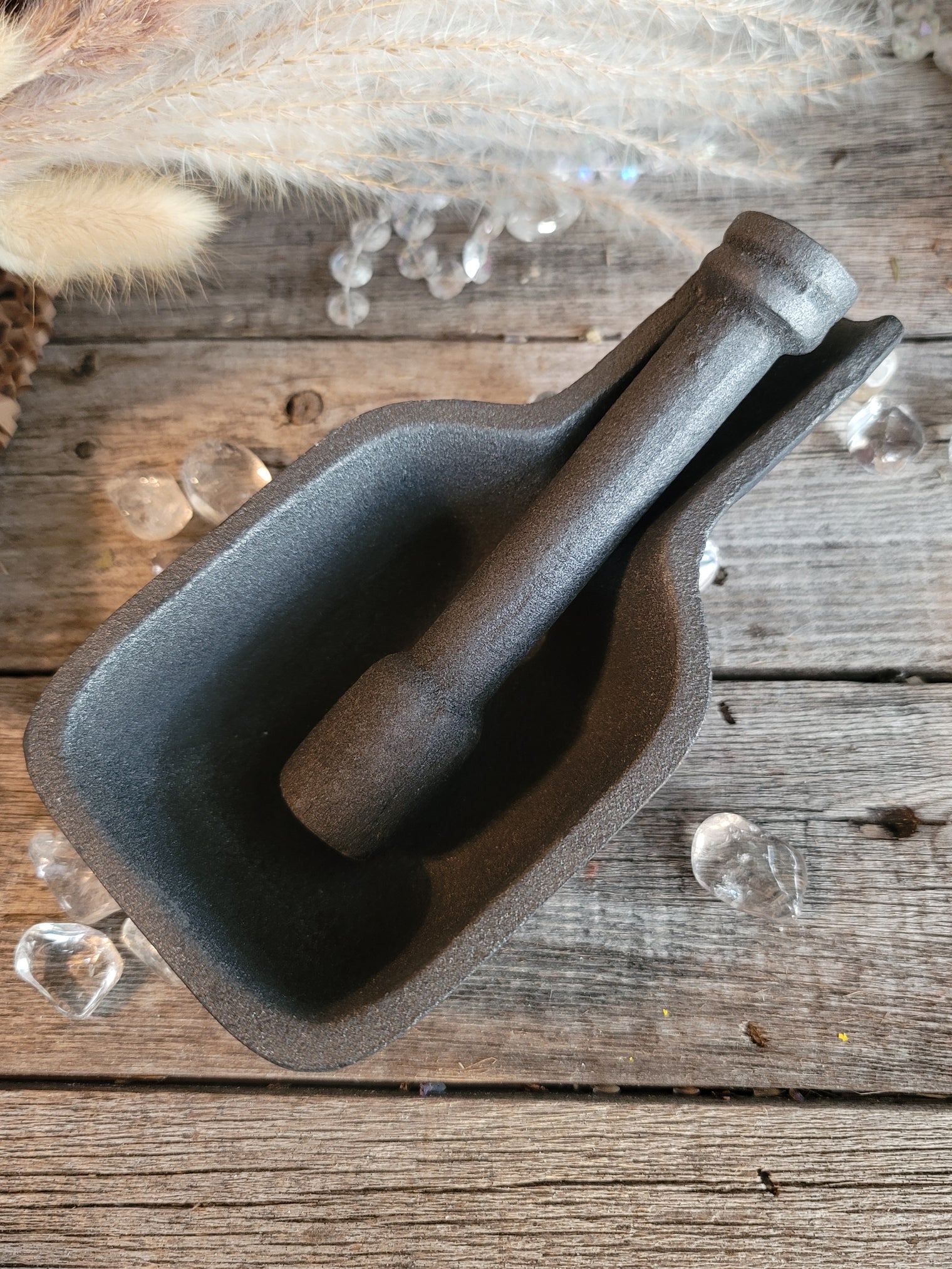 Mortar and Pestle w/ Pour Spout Cast Iron  (7 in.)