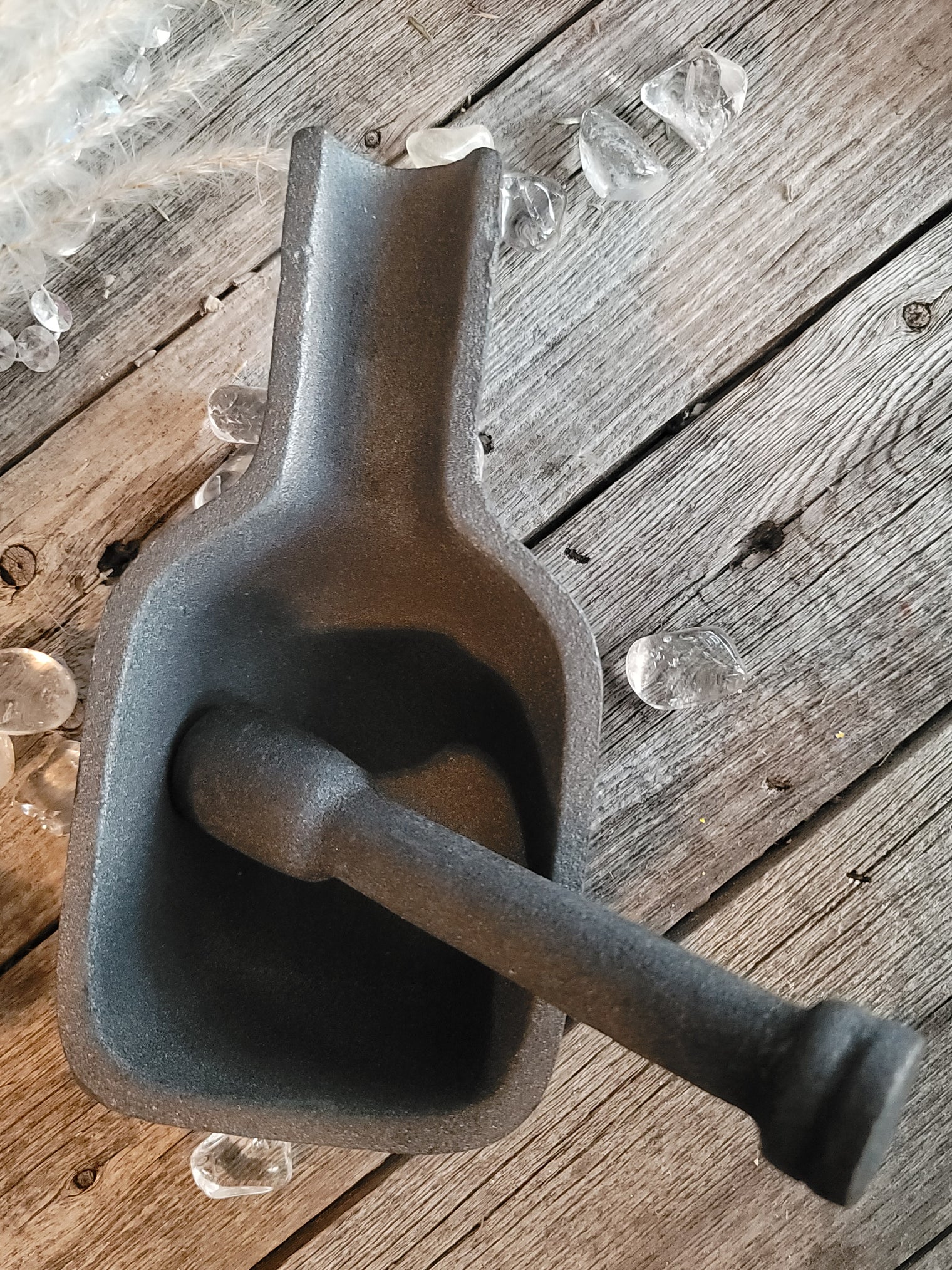 Mortar and Pestle w/ Pour Spout Cast Iron  (7 in.)