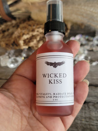 Wicked Kiss Spray