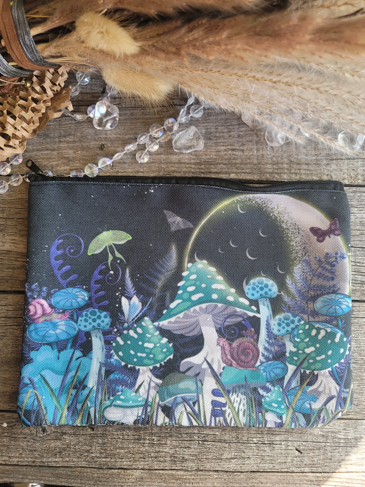 Zippered canvas bag