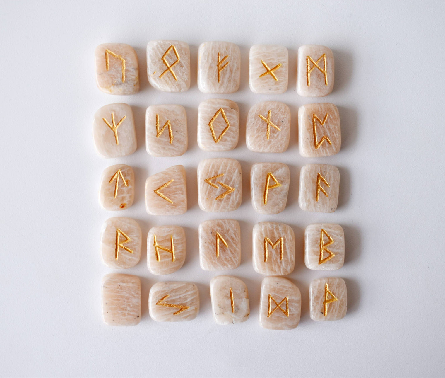Rune Set - Moonstone