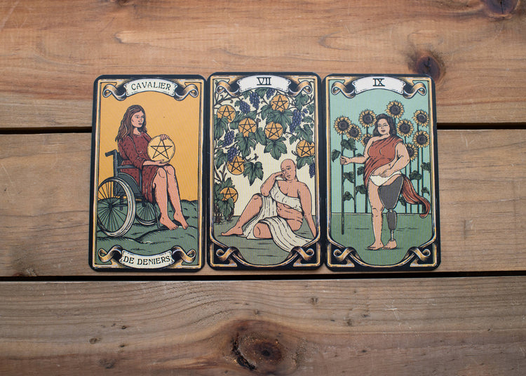 Sacred Sisterhood Tarot (78 Cards & 80 Pages)