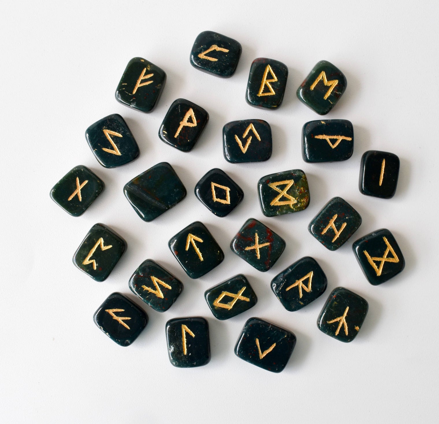 Rune Set - Bloodstone