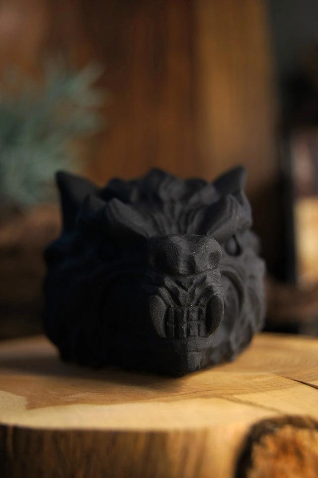 Obsidian wolf