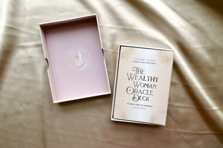 The Wealthy Woman Oracle Deck: 44 Cards and 96 Page Book