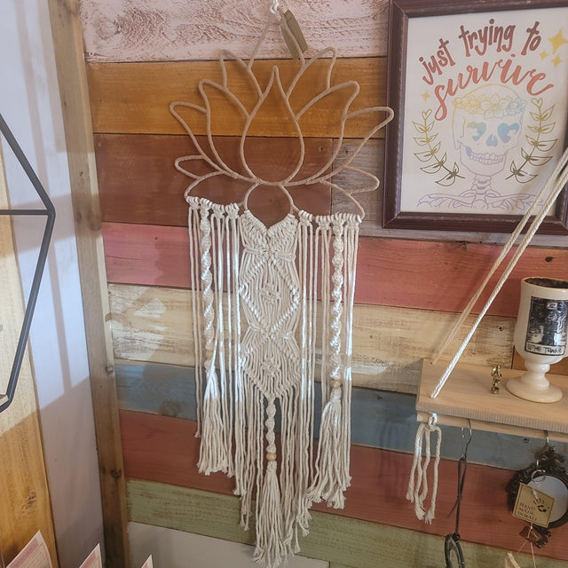Lotus Macrame - Wild Raven