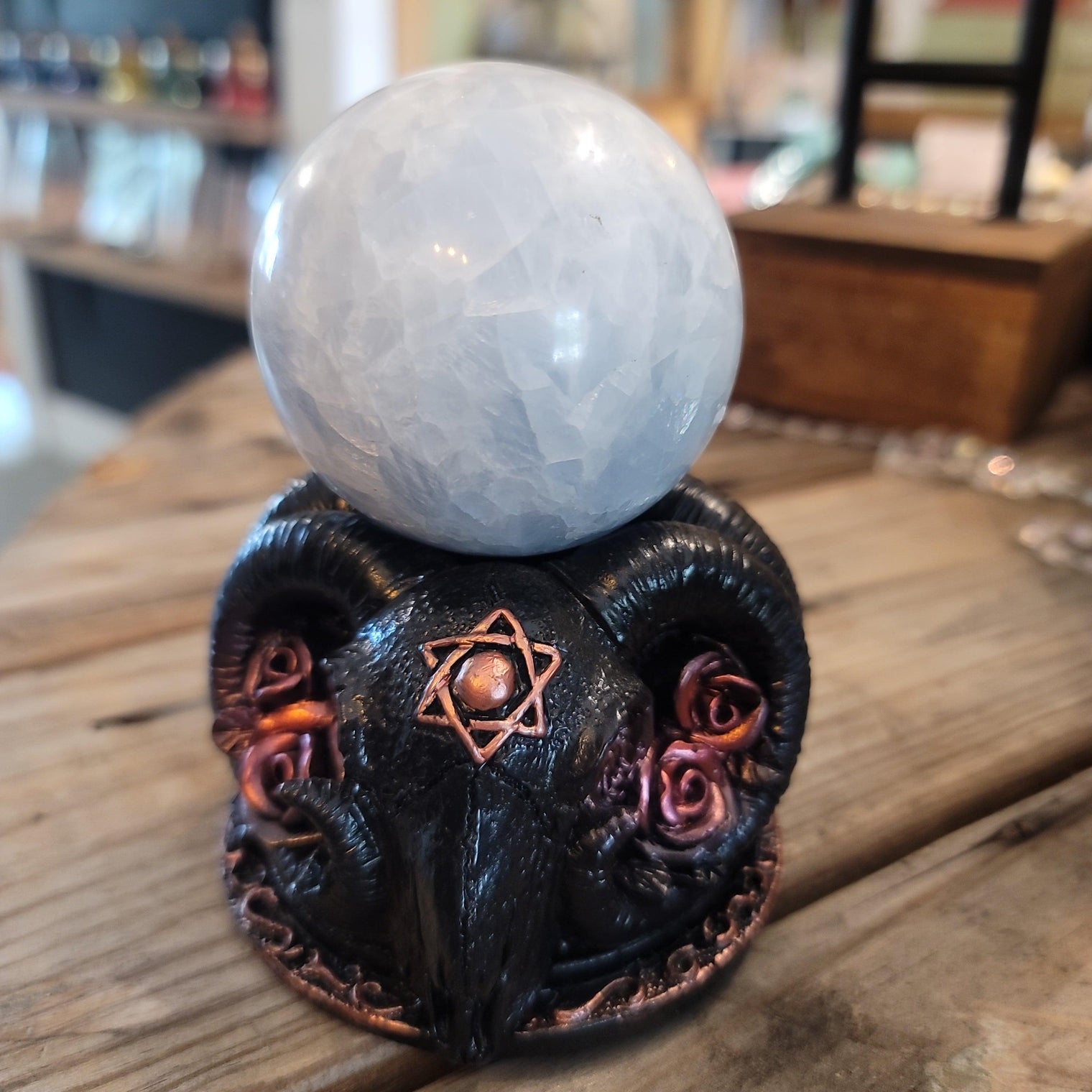Ram Horn Sphere Base - resin black - Wild Raven