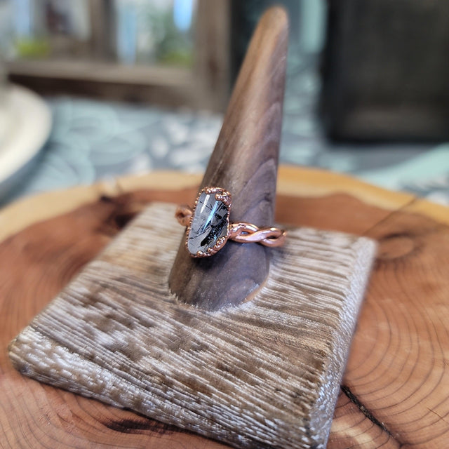 10 Tourmalinated quartz Ring - Wild Raven