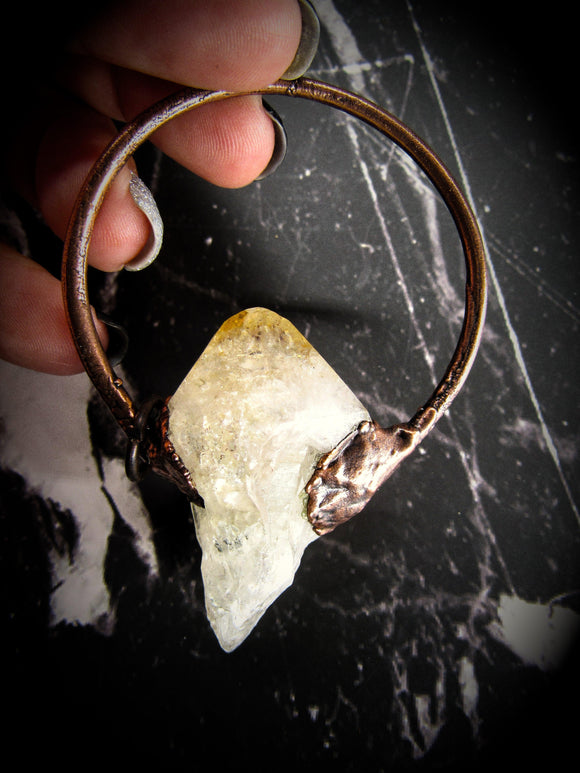 Large citrine point with Navel Chain Pendant - Wild Raven