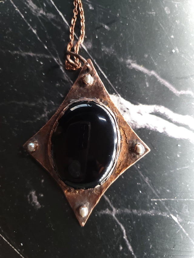 Obsidian Scrying shield Pendant - Wild Raven